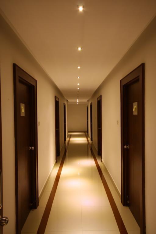 ホテル クレッシェント クレスト Sriperumbudur エクステリア 写真